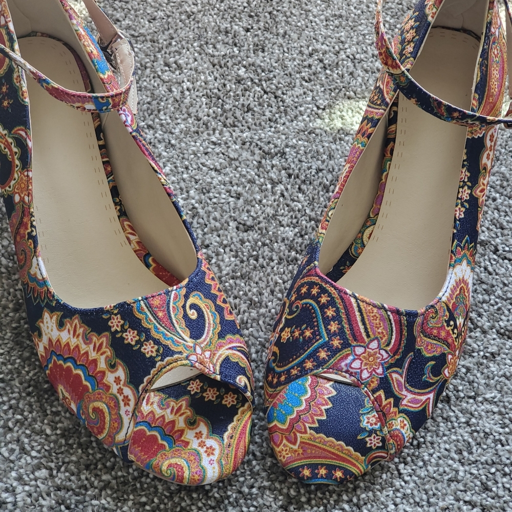 NWOT Paisley Open Toe Heels